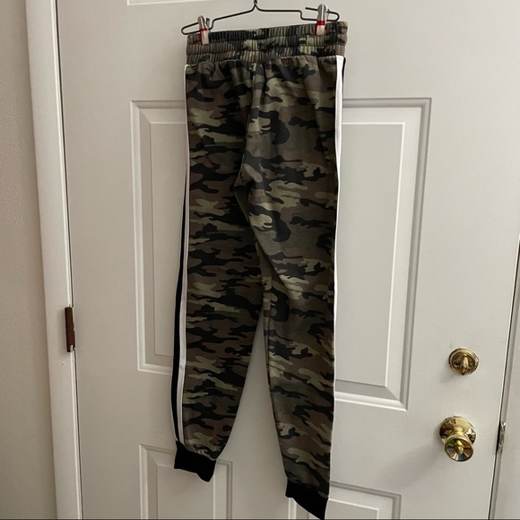 🎉2X HP🎉XS Women’s Rue 21 Camo Pants - Picture 11 of 13